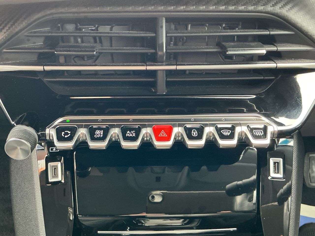 2022 PEUGEOT 2008 2022 PEUGEOT 2008