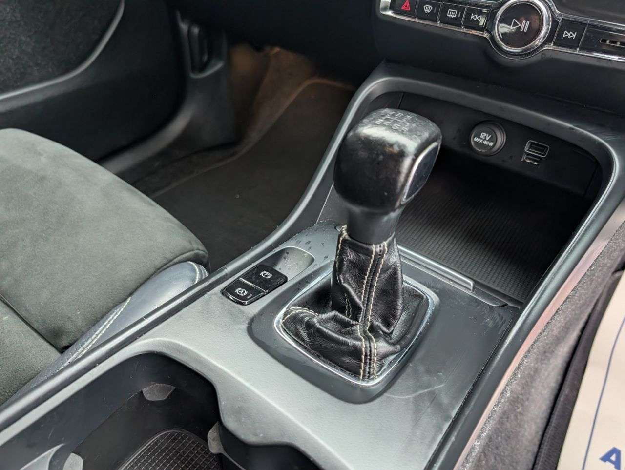 2019 VOLVO XC40 2019 VOLVO XC40