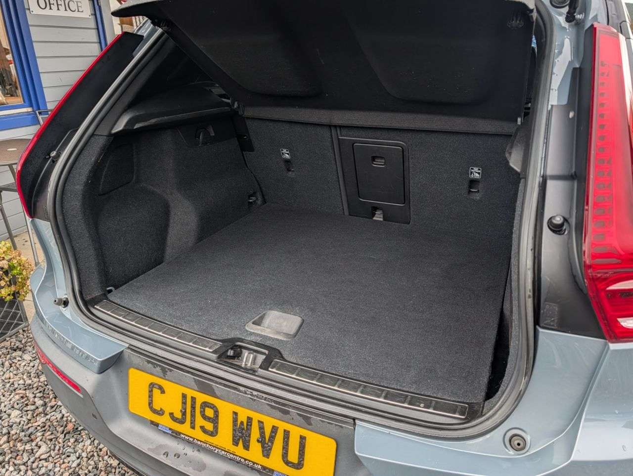 2019 VOLVO XC40 2019 VOLVO XC40