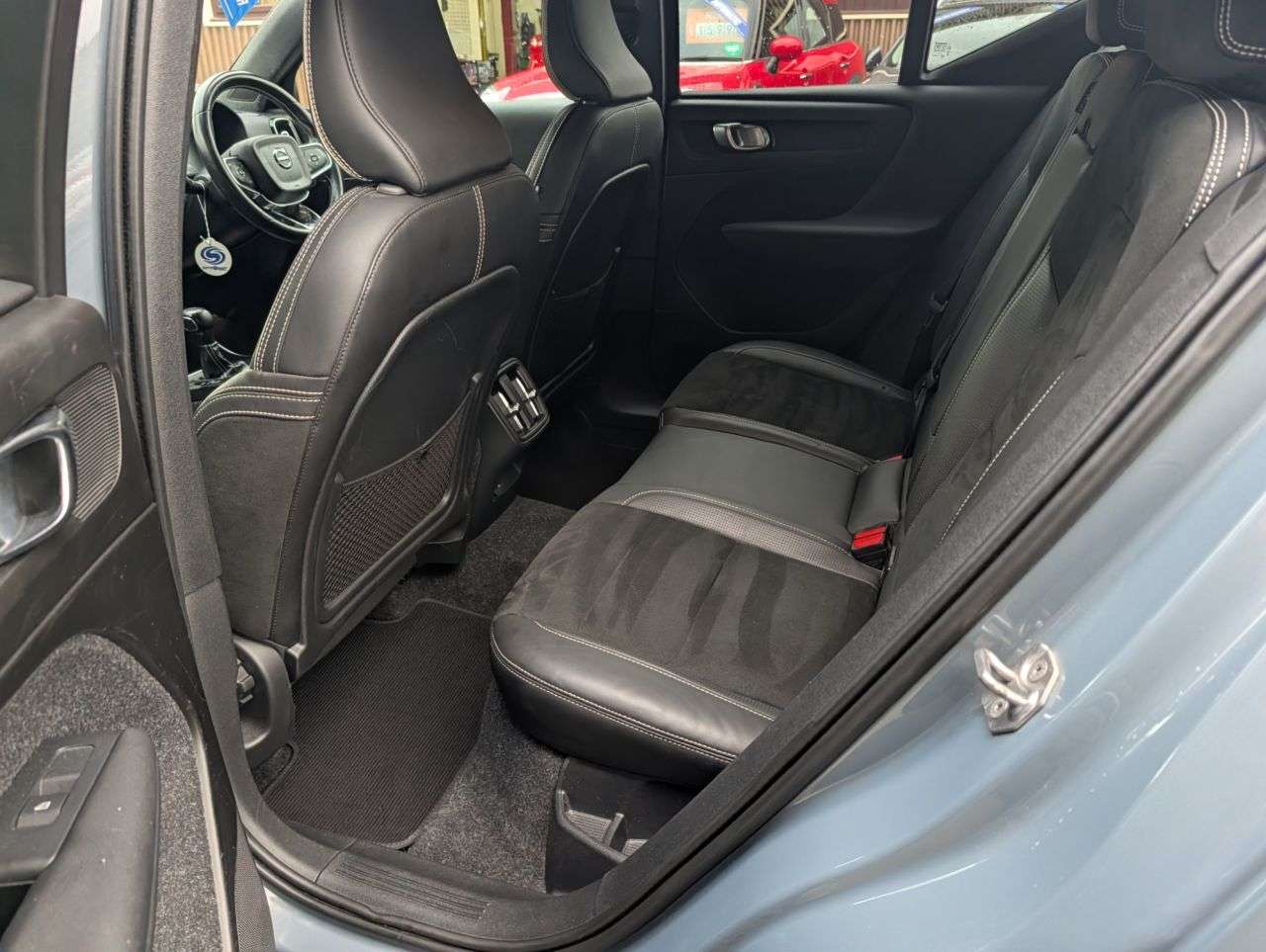 2019 VOLVO XC40 2019 VOLVO XC40
