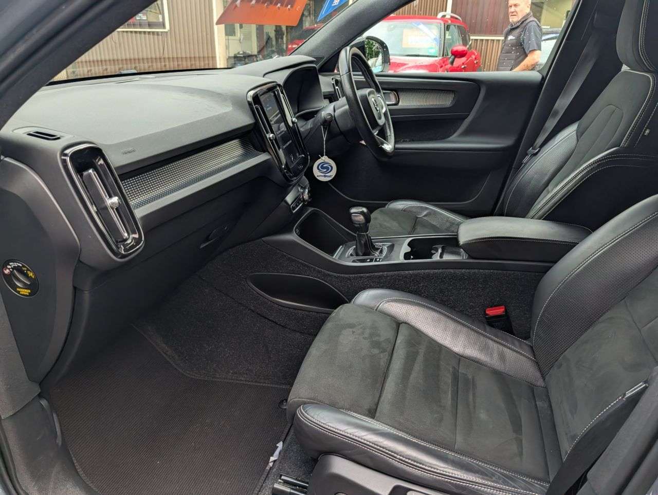 2019 VOLVO XC40 2019 VOLVO XC40
