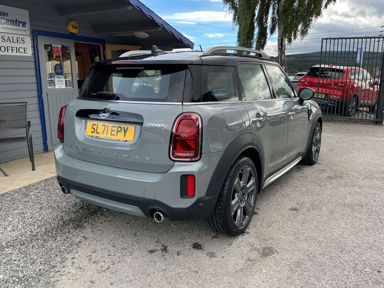 A 2021 MINI COUNTRYMAN 2.0 Cooper S Exclusive SUV 5dr Petrol Manual Euro 6 (s/s) (178 ps) Fantasti A 2021 MINI COUNTRYMAN 2.0 Cooper S Exclusive SUV 5dr Petrol Manual Euro 6 (s/s) (178 ps) Fantasti
