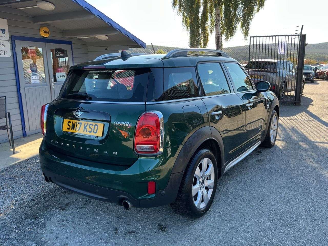 A 2017 MINI COUNTRYMAN 2.0 Cooper S SUV 5dr Petrol Auto ALL4 Euro 6 (s/s) (192 ps) Automatic A 2017 MINI COUNTRYMAN 2.0 Cooper S SUV 5dr Petrol Auto ALL4 Euro 6 (s/s) (192 ps) Automatic