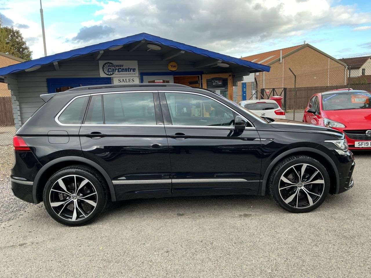 A 2022 VOLKSWAGEN TIGUAN 1.5 TSI R-Line SUV 5dr Petrol DSG Euro 6 (s/s) (150 ps) Great Specification A 2022 VOLKSWAGEN TIGUAN 1.5 TSI R-Line SUV 5dr Petrol DSG Euro 6 (s/s) (150 ps) Great Specification