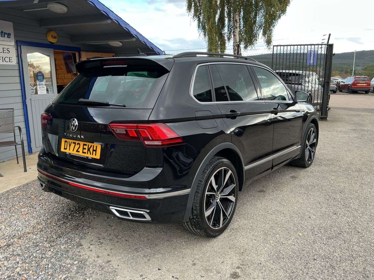 A 2022 VOLKSWAGEN TIGUAN 1.5 TSI R-Line SUV 5dr Petrol DSG Euro 6 (s/s) (150 ps) Great Specification A 2022 VOLKSWAGEN TIGUAN 1.5 TSI R-Line SUV 5dr Petrol DSG Euro 6 (s/s) (150 ps) Great Specification