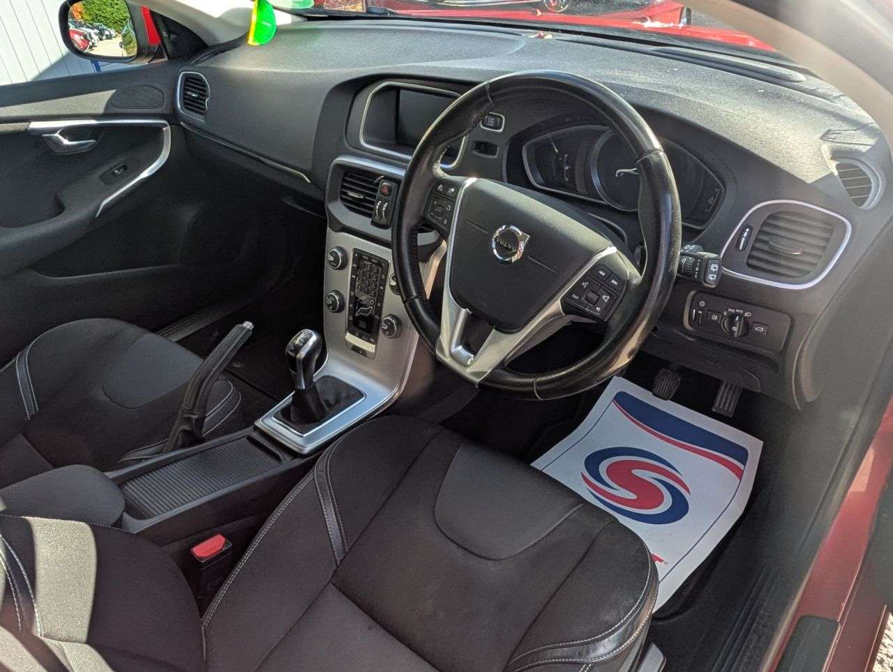 2018 VOLVO V40 2018 VOLVO V40