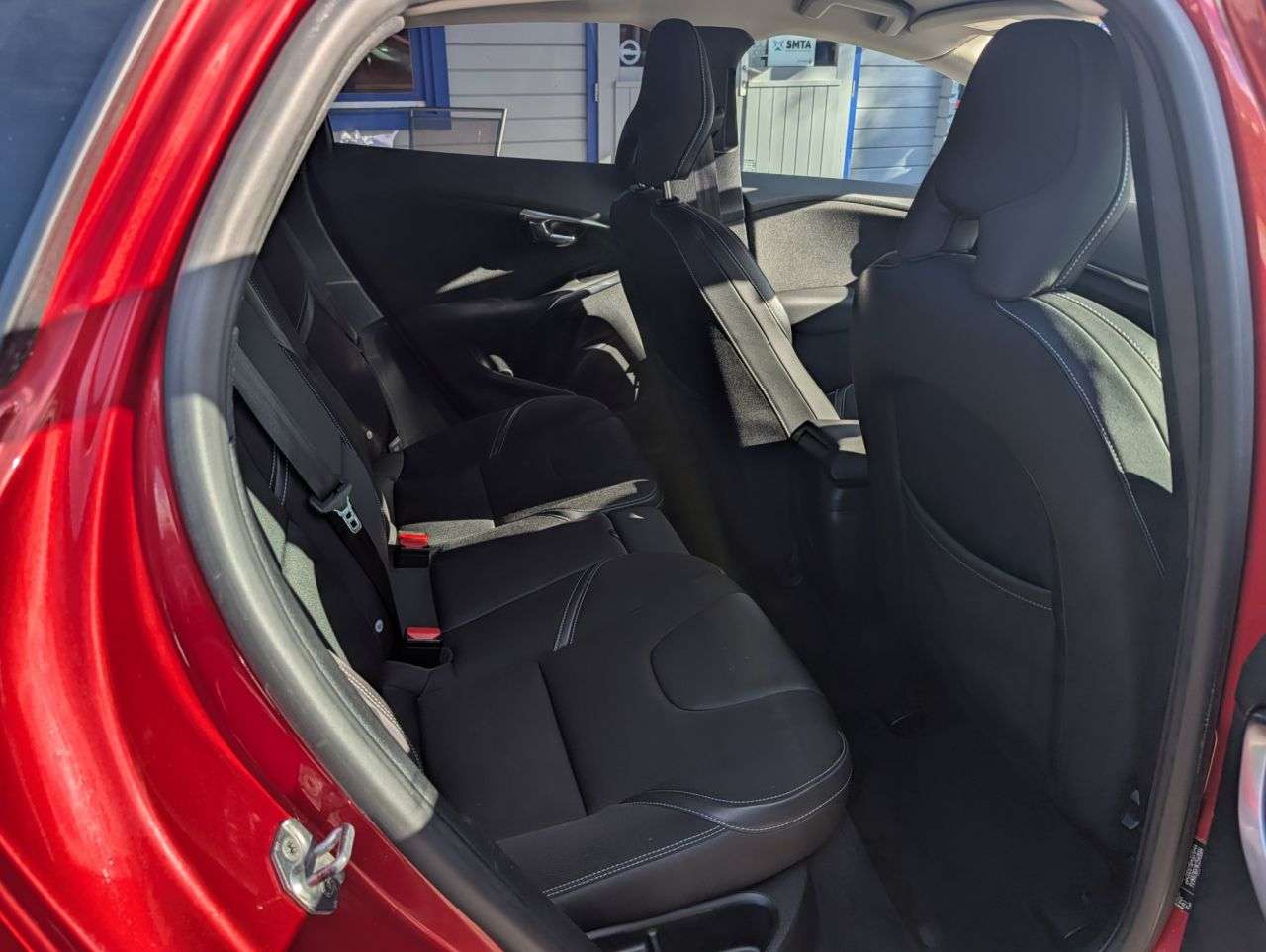 2018 VOLVO V40 2018 VOLVO V40