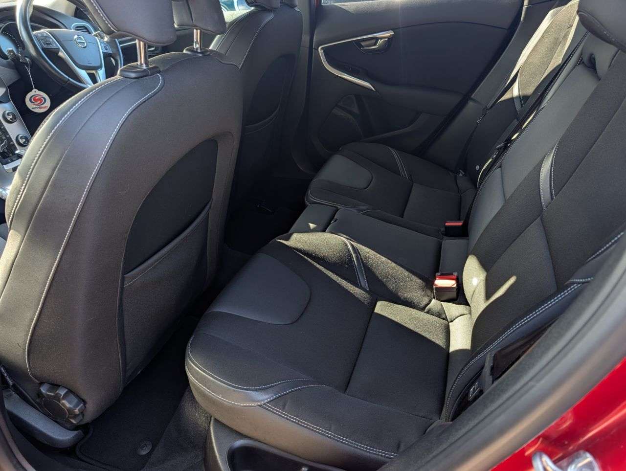 2018 VOLVO V40 2018 VOLVO V40