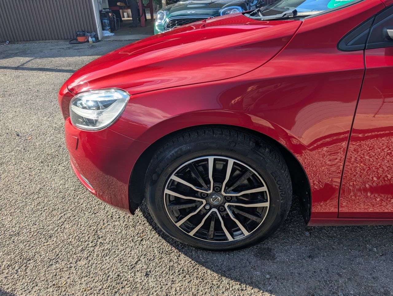 2018 VOLVO V40 2018 VOLVO V40