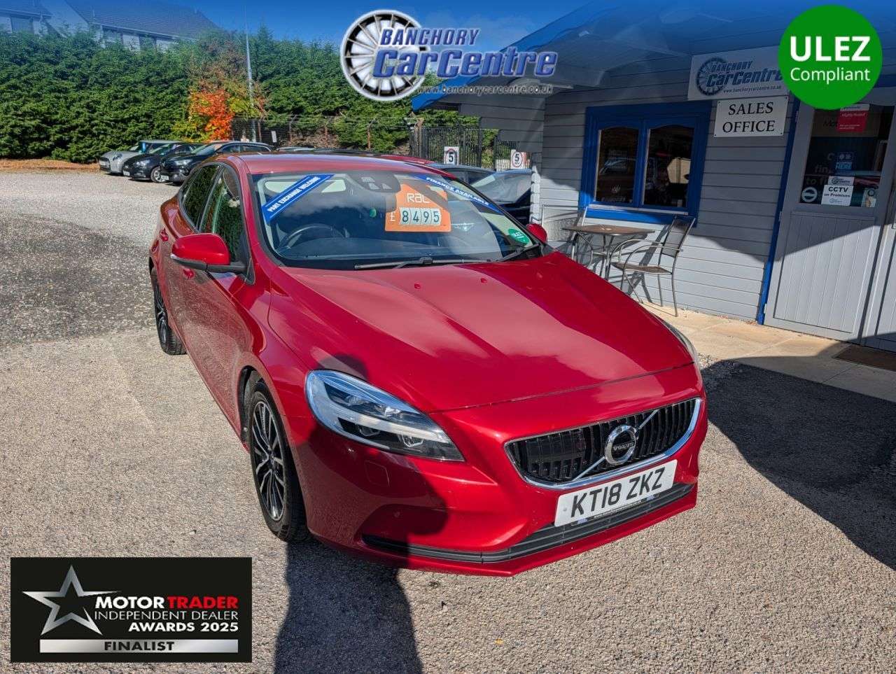 A 2018 VOLVO V40 2.0 T2 GPF Momentum Nav Plus Hatchback 5dr Petrol Manual Euro 6 (s/s) (122 A 2018 VOLVO V40 2.0 T2 GPF Momentum Nav Plus Hatchback 5dr Petrol Manual Euro 6 (s/s) (122