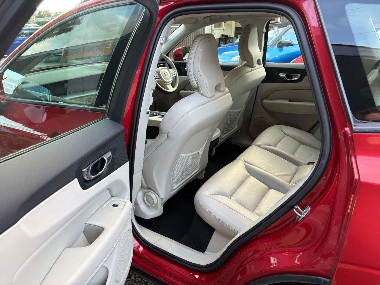 2019 VOLVO XC60 2019 VOLVO XC60