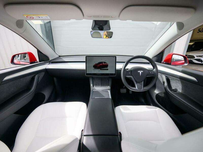 A 2022 TESLA MODEL Y (Dual Motor) Long Range SUV 5dr Electric Auto 4WDE (384 bhp) A 2022 TESLA MODEL Y (Dual Motor) Long Range SUV 5dr Electric Auto 4WDE (384 bhp)