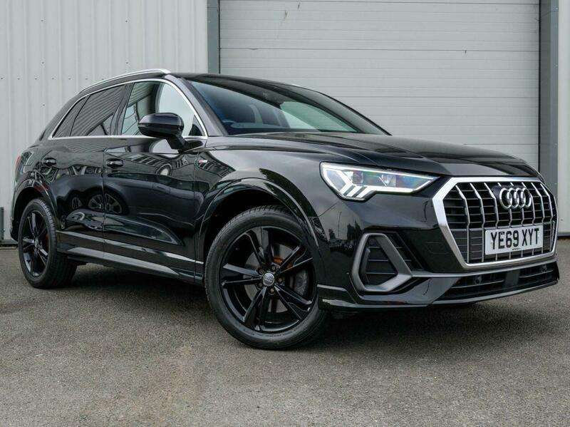 A 2019 AUDI Q3 2.0 TFSI 40 S line SUV 5dr Petrol S Tronic quattro Euro 6 (s/s) (190 ps) A 2019 AUDI Q3 2.0 TFSI 40 S line SUV 5dr Petrol S Tronic quattro Euro 6 (s/s) (190 ps)