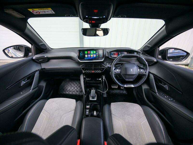 A 2021 PEUGEOT 208 50kWh GT Premium Hatchback 5dr Electric Auto (136 ps) A 2021 PEUGEOT 208 50kWh GT Premium Hatchback 5dr Electric Auto (136 ps)