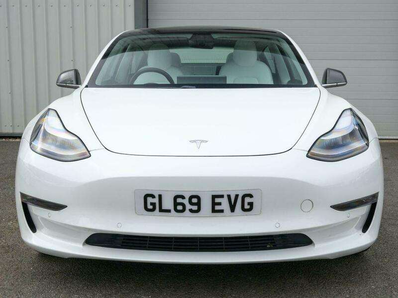 A 2019 TESLA MODEL 3 (Dual Motor) Performance Saloon 4dr Electric Auto 4WDE (Performance Upgrade) (449 bhp) A 2019 TESLA MODEL 3 (Dual Motor) Performance Saloon 4dr Electric Auto 4WDE (Performance Upgrade) (449 bhp)