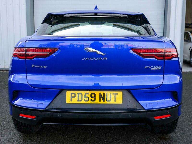 A 2019 JAGUAR I-PACE 400 90kWh SE SUV 5dr Electric Auto 4WD (400 ps) A 2019 JAGUAR I-PACE 400 90kWh SE SUV 5dr Electric Auto 4WD (400 ps)
