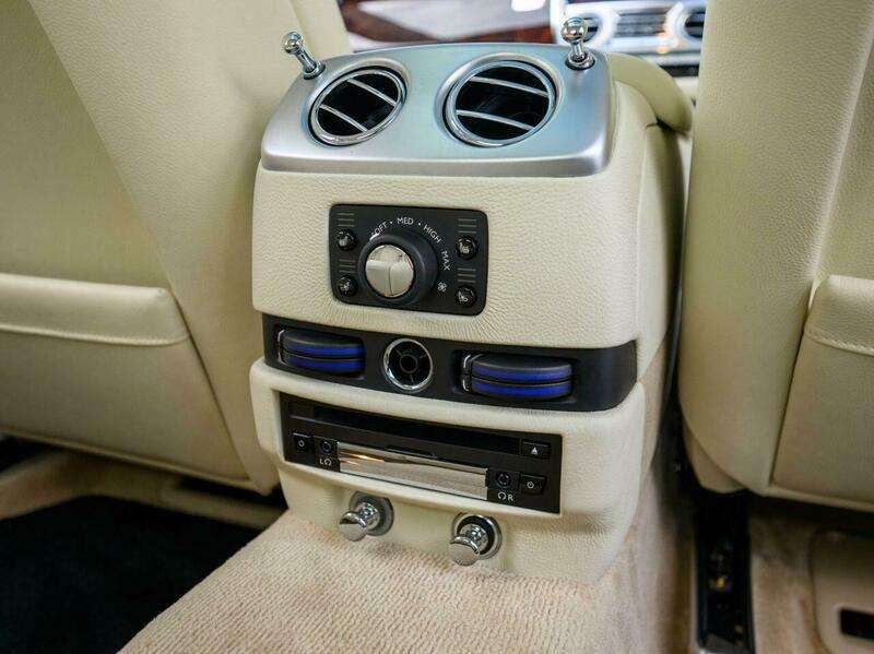 2012 ROLLS-ROYCE GHOST 2012 ROLLS-ROYCE GHOST