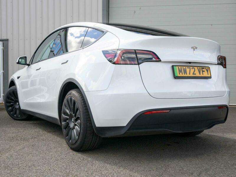 A 2022 TESLA MODEL Y SUV 5dr Electric Auto RWD (346 ps) A 2022 TESLA MODEL Y SUV 5dr Electric Auto RWD (346 ps)