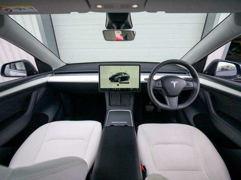 A 2022 TESLA MODEL Y (Dual Motor) Long Range SUV 5dr Electric Auto 4WDE (384 bhp) A 2022 TESLA MODEL Y (Dual Motor) Long Range SUV 5dr Electric Auto 4WDE (384 bhp)