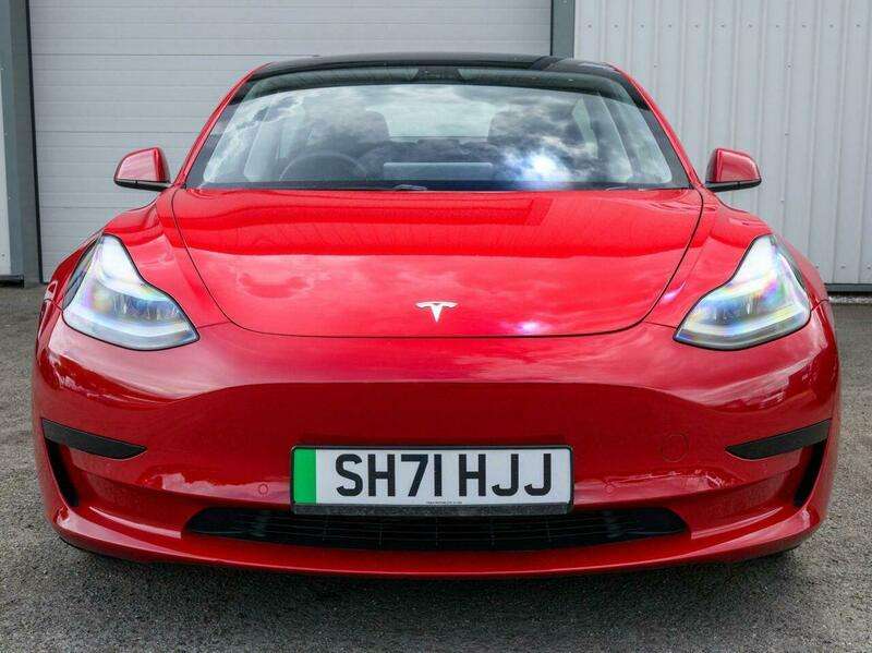 A 2021 TESLA MODEL 3 Standard Range Plus Saloon 4dr Electric Auto RWD (241 bhp) A 2021 TESLA MODEL 3 Standard Range Plus Saloon 4dr Electric Auto RWD (241 bhp)