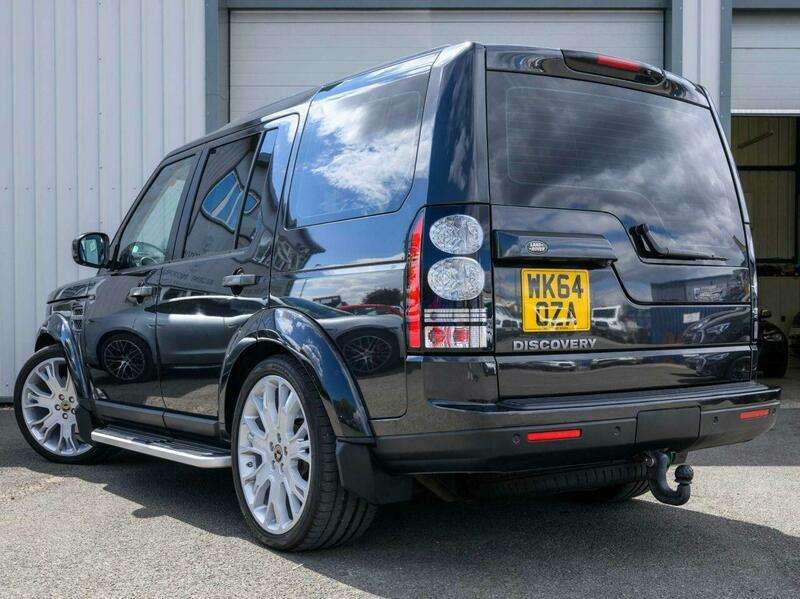 A 2014 LAND ROVER DISCOVERY 3.0 SD V6 SE Tech SUV 5dr Diesel Auto 4WD Euro 5 (s/s) (255 bhp) A 2014 LAND ROVER DISCOVERY 3.0 SD V6 SE Tech SUV 5dr Diesel Auto 4WD Euro 5 (s/s) (255 bhp)