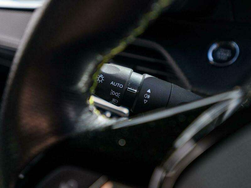 2021 PEUGEOT 208 2021 PEUGEOT 208