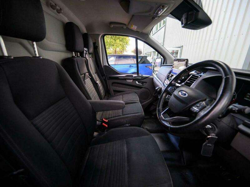 A 2021 FORD TRANSIT CUSTOM 2.0 300 EcoBlue Limited Panel Van 5dr Diesel Manual L2 H1 Euro 6 (s/s) (130 ps) A 2021 FORD TRANSIT CUSTOM 2.0 300 EcoBlue Limited Panel Van 5dr Diesel Manual L2 H1 Euro 6 (s/s) (130 ps)