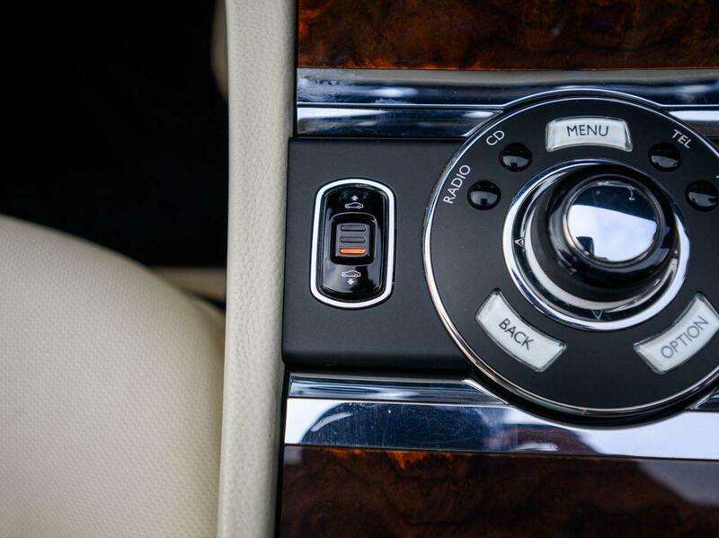 2012 ROLLS-ROYCE GHOST 2012 ROLLS-ROYCE GHOST