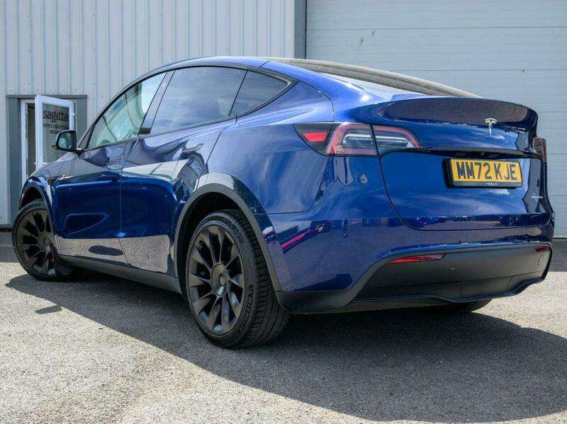A 2021 TESLA MODEL Y (Dual Motor) Long Range SUV 5dr Electric Auto 4WDE (384 bhp) A 2021 TESLA MODEL Y (Dual Motor) Long Range SUV 5dr Electric Auto 4WDE (384 bhp)