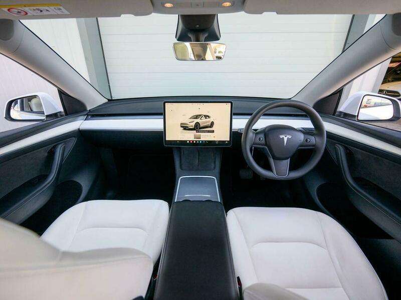 A 2022 TESLA MODEL Y (Dual Motor) Long Range SUV 5dr Electric Auto 4WDE (384 bhp) A 2022 TESLA MODEL Y (Dual Motor) Long Range SUV 5dr Electric Auto 4WDE (384 bhp)