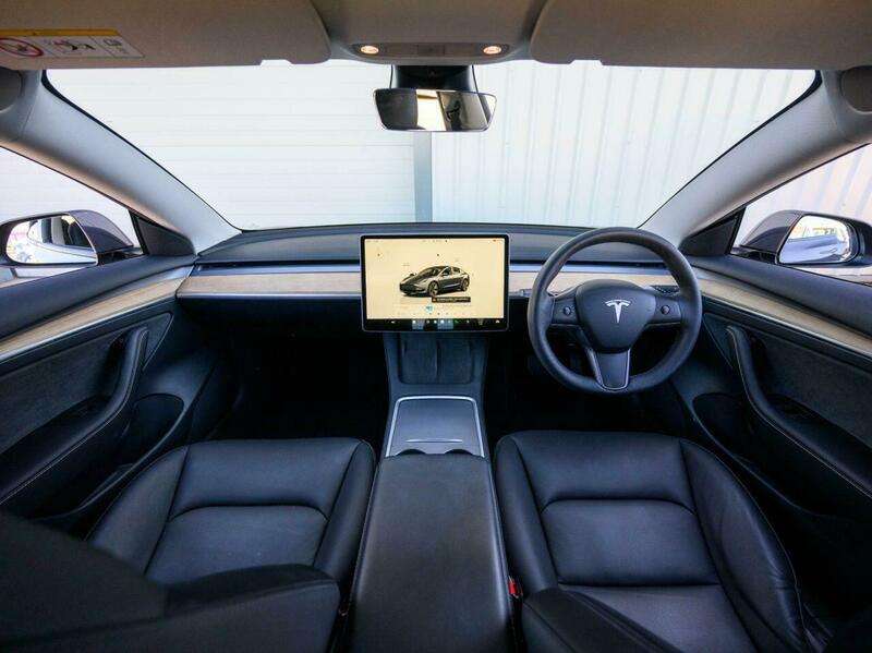 A 2022 TESLA MODEL 3 Standard Range Plus Saloon 4dr Electric Auto RWD (241 bhp) A 2022 TESLA MODEL 3 Standard Range Plus Saloon 4dr Electric Auto RWD (241 bhp)