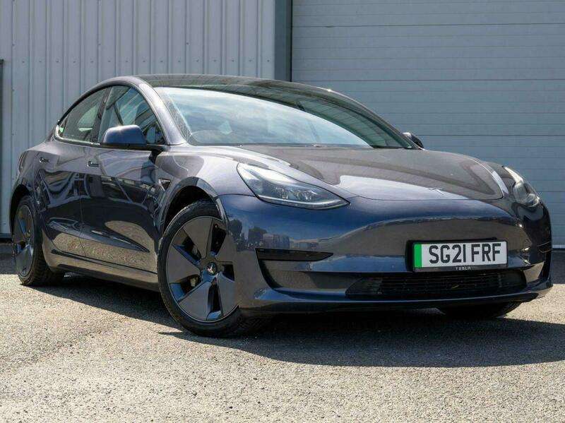 A 2021 TESLA MODEL 3 Standard Range Plus Saloon 4dr Electric Auto RWD (241 bhp) A 2021 TESLA MODEL 3 Standard Range Plus Saloon 4dr Electric Auto RWD (241 bhp)