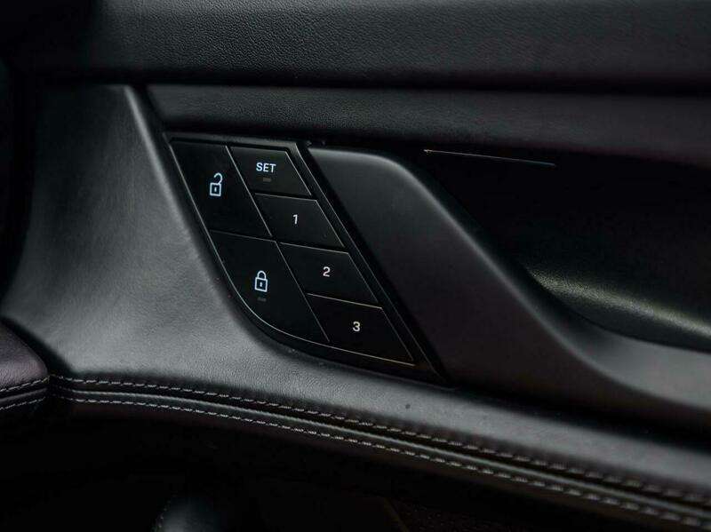 2022 PORSCHE TAYCAN 2022 PORSCHE TAYCAN