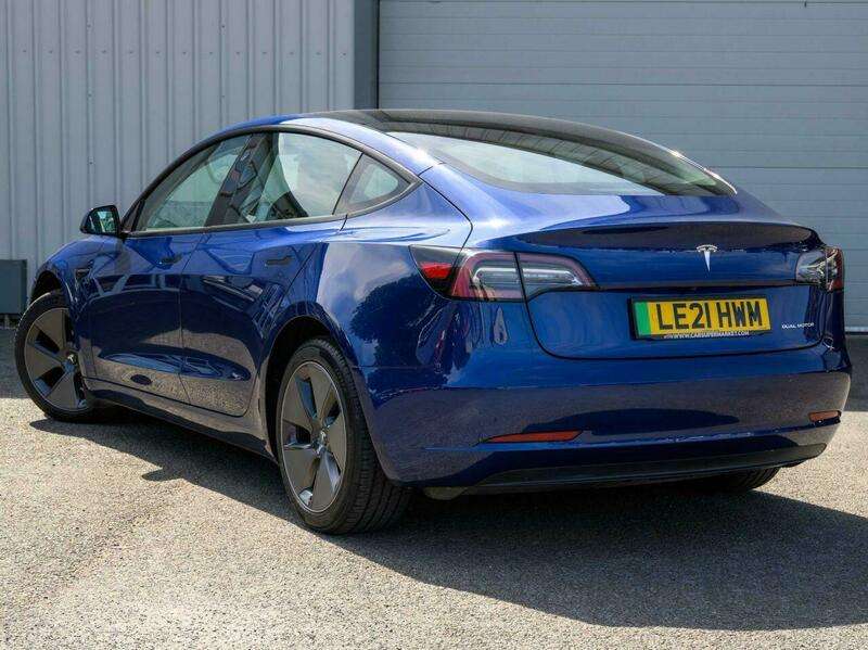 A 2021 TESLA MODEL 3 (Dual Motor) Long Range Saloon 4dr Electric Auto 4WDE (346 ps) A 2021 TESLA MODEL 3 (Dual Motor) Long Range Saloon 4dr Electric Auto 4WDE (346 ps)