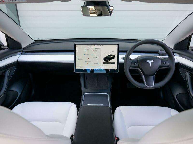 A 2021 TESLA MODEL 3 (Dual Motor) Long Range Saloon 4dr Electric Auto 4WDE (346 ps) A 2021 TESLA MODEL 3 (Dual Motor) Long Range Saloon 4dr Electric Auto 4WDE (346 ps)