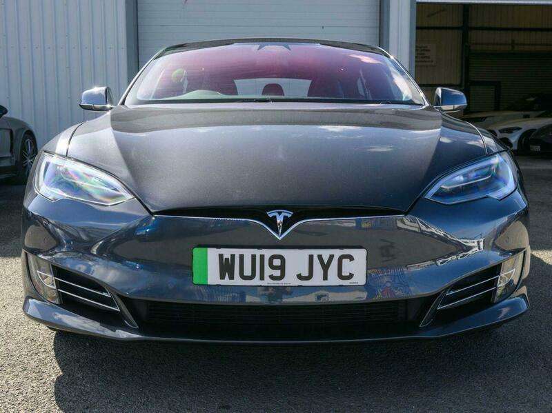 A 2019 TESLA MODEL S 75D (Dual Motor) Hatchback 5dr Electric Auto 4WD (328 bhp) A 2019 TESLA MODEL S 75D (Dual Motor) Hatchback 5dr Electric Auto 4WD (328 bhp)
