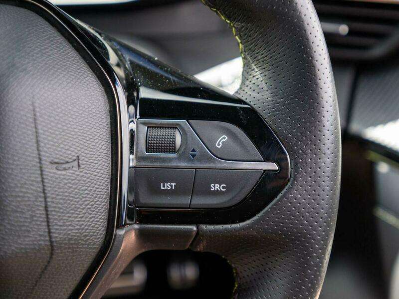 2021 PEUGEOT 208 2021 PEUGEOT 208