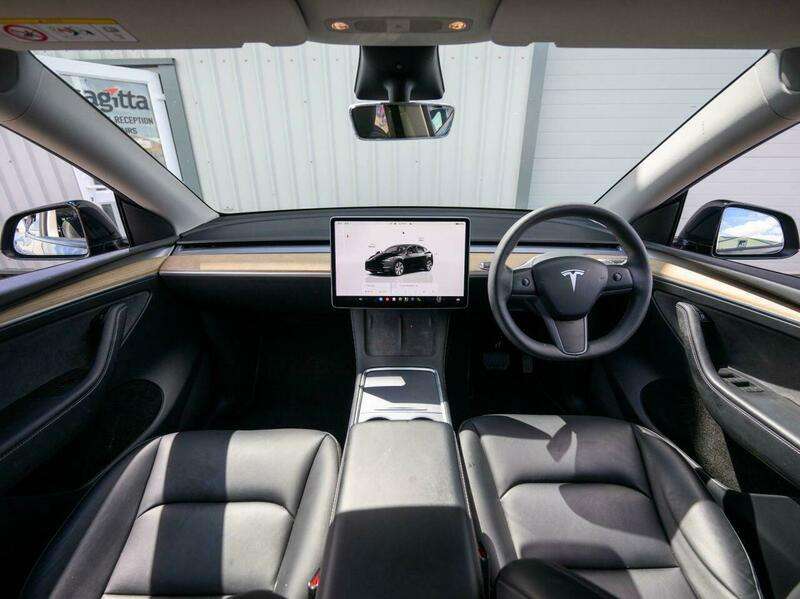 A 2022 TESLA MODEL Y (Dual Motor) Long Range SUV 5dr Electric Auto 4WDE (384 bhp) A 2022 TESLA MODEL Y (Dual Motor) Long Range SUV 5dr Electric Auto 4WDE (384 bhp)