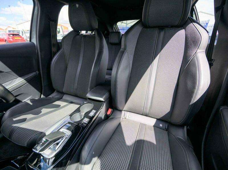 2021 PEUGEOT 208 2021 PEUGEOT 208