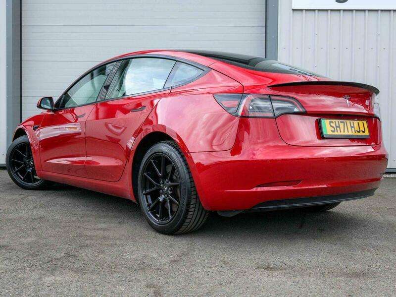 A 2021 TESLA MODEL 3 Standard Range Plus Saloon 4dr Electric Auto RWD (241 bhp) A 2021 TESLA MODEL 3 Standard Range Plus Saloon 4dr Electric Auto RWD (241 bhp)
