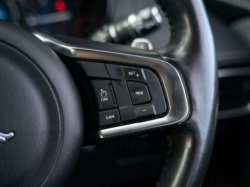 2017 JAGUAR F-PACE 2017 JAGUAR F-PACE