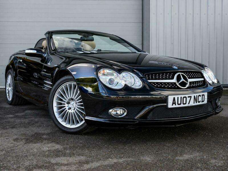 A 2007 MERCEDES-BENZ SLK 5.5 SL500 Convertible 2dr Petrol 7G-Tronic (291 g/km, 382.68 bhp) A 2007 MERCEDES-BENZ SLK 5.5 SL500 Convertible 2dr Petrol 7G-Tronic (291 g/km, 382.68 bhp)