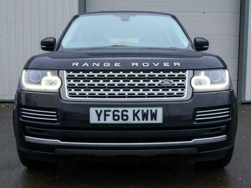 A 2016 LAND ROVER RANGE ROVER 4.4 SD V8 Vogue SE SUV 5dr Diesel Auto 4WD Euro 6 (s/s) (339 ps) A 2016 LAND ROVER RANGE ROVER 4.4 SD V8 Vogue SE SUV 5dr Diesel Auto 4WD Euro 6 (s/s) (339 ps)