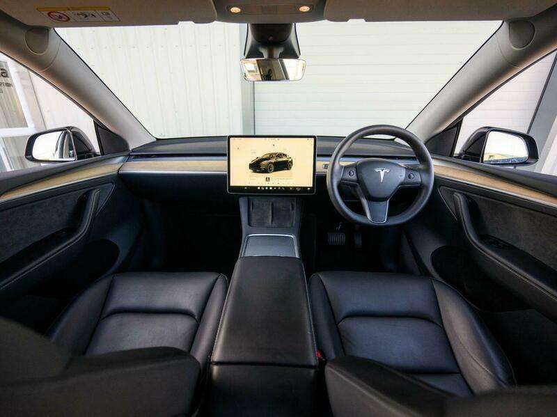 A 2022 TESLA MODEL Y (Dual Motor) Long Range SUV 5dr Electric Auto 4WDE (384 bhp) A 2022 TESLA MODEL Y (Dual Motor) Long Range SUV 5dr Electric Auto 4WDE (384 bhp)