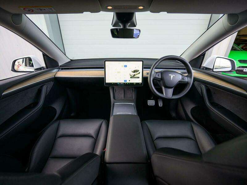 A 2022 TESLA MODEL Y (Dual Motor) Long Range SUV 5dr Electric Auto 4WDE (384 bhp) A 2022 TESLA MODEL Y (Dual Motor) Long Range SUV 5dr Electric Auto 4WDE (384 bhp)