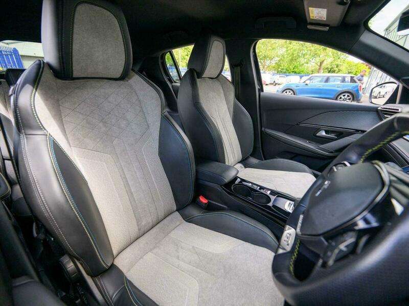 2021 PEUGEOT 208 2021 PEUGEOT 208