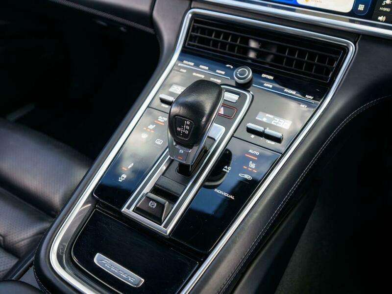 2018 PORSCHE PANAMERA 2018 PORSCHE PANAMERA