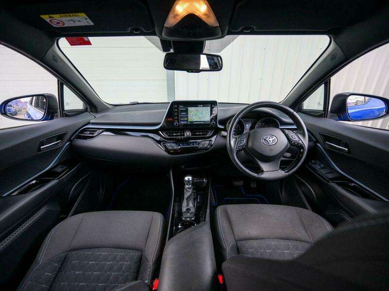 A 2020 TOYOTA C-HR 1.8 VVT-h Design SUV 5dr Petrol Hybrid CVT Euro 6 (s/s) (122 ps) A 2020 TOYOTA C-HR 1.8 VVT-h Design SUV 5dr Petrol Hybrid CVT Euro 6 (s/s) (122 ps)