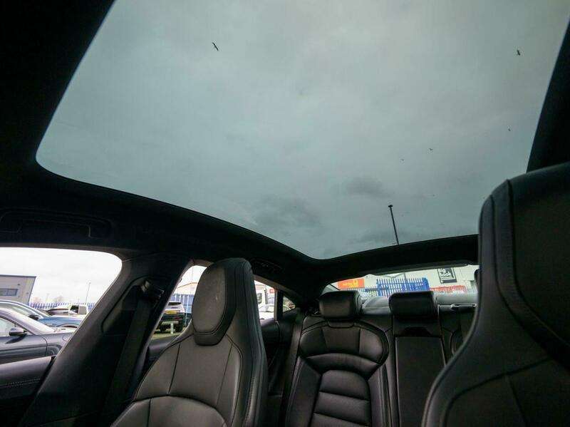 2022 PORSCHE TAYCAN 2022 PORSCHE TAYCAN