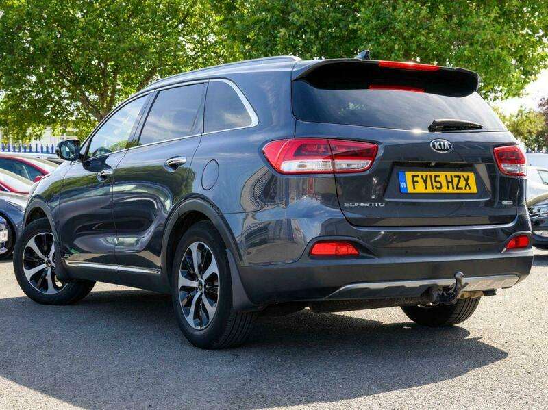 A 2015 KIA SORENTO 2.2 CRDi KX-3 SUV 5dr Diesel Auto AWD Euro 6 (197 bhp) A 2015 KIA SORENTO 2.2 CRDi KX-3 SUV 5dr Diesel Auto AWD Euro 6 (197 bhp)